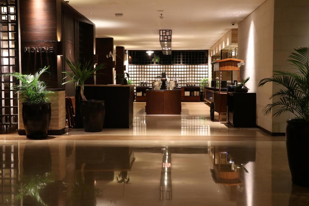 Hotel Grand Luley Manado Exterior foto