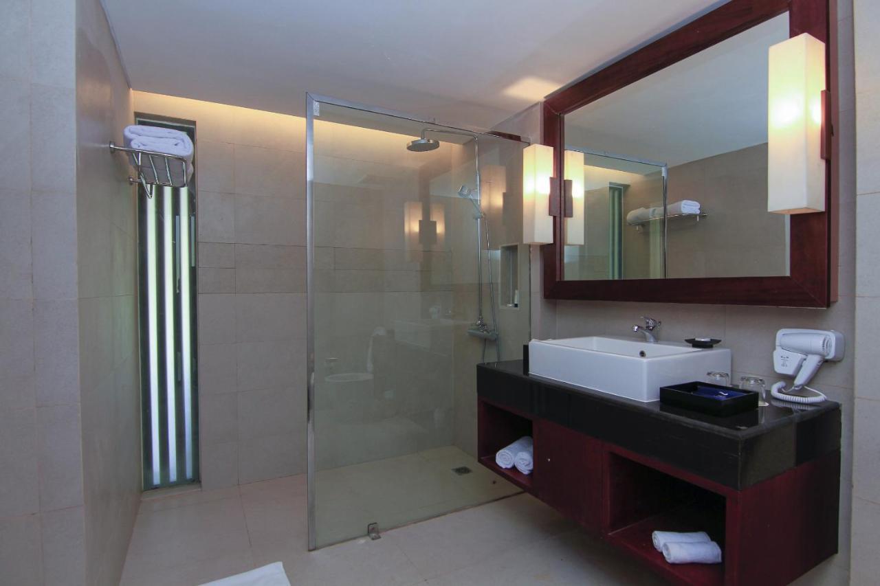 Hotel Grand Luley Manado Exterior foto