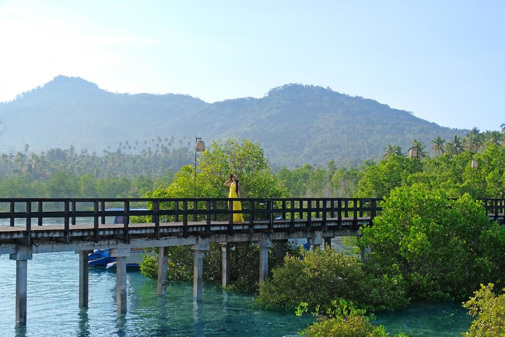 Hotel Grand Luley Manado Exterior foto